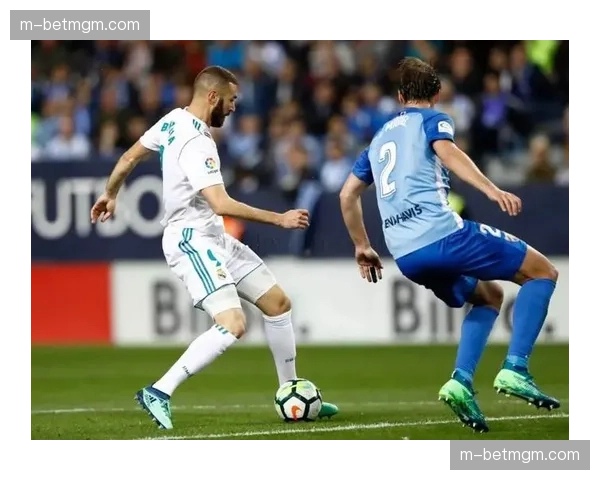 伤停补时，南特获得位置极佳任意球，帕洛瓦主罚高出